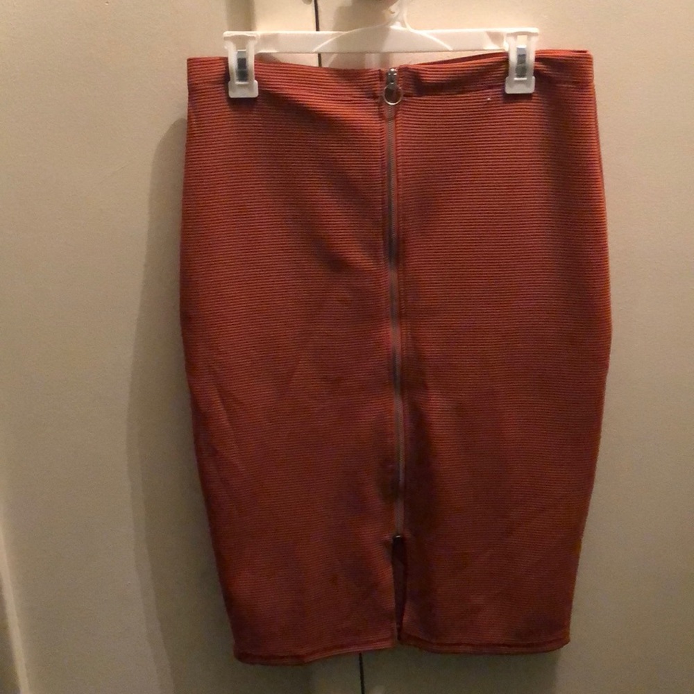 Two piece set - Picture 3 of 3